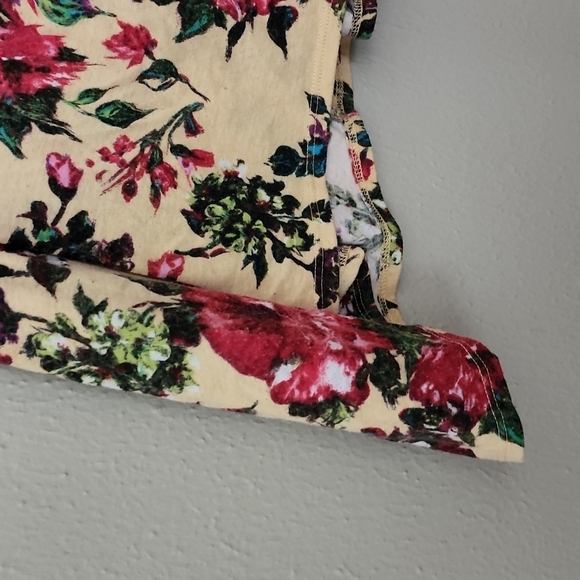 FALL Floral Lace Inset Hanky Hem Top Blouse Size M - Picture 3 of 6